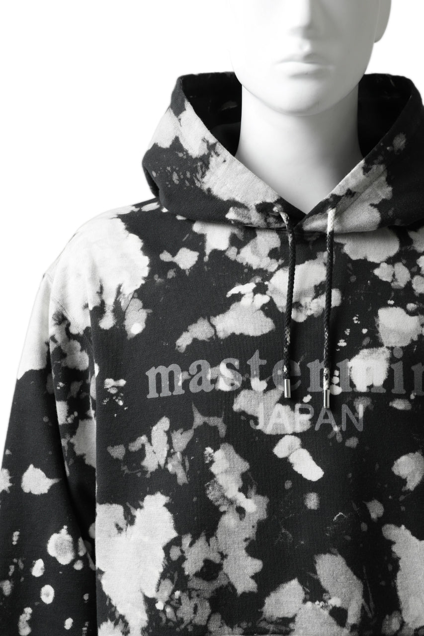 Load image into Gallery viewer, mastermind JAPAN SWEAT HOODIE / BLEACH & TIE DYE (BLACK x WHITE)