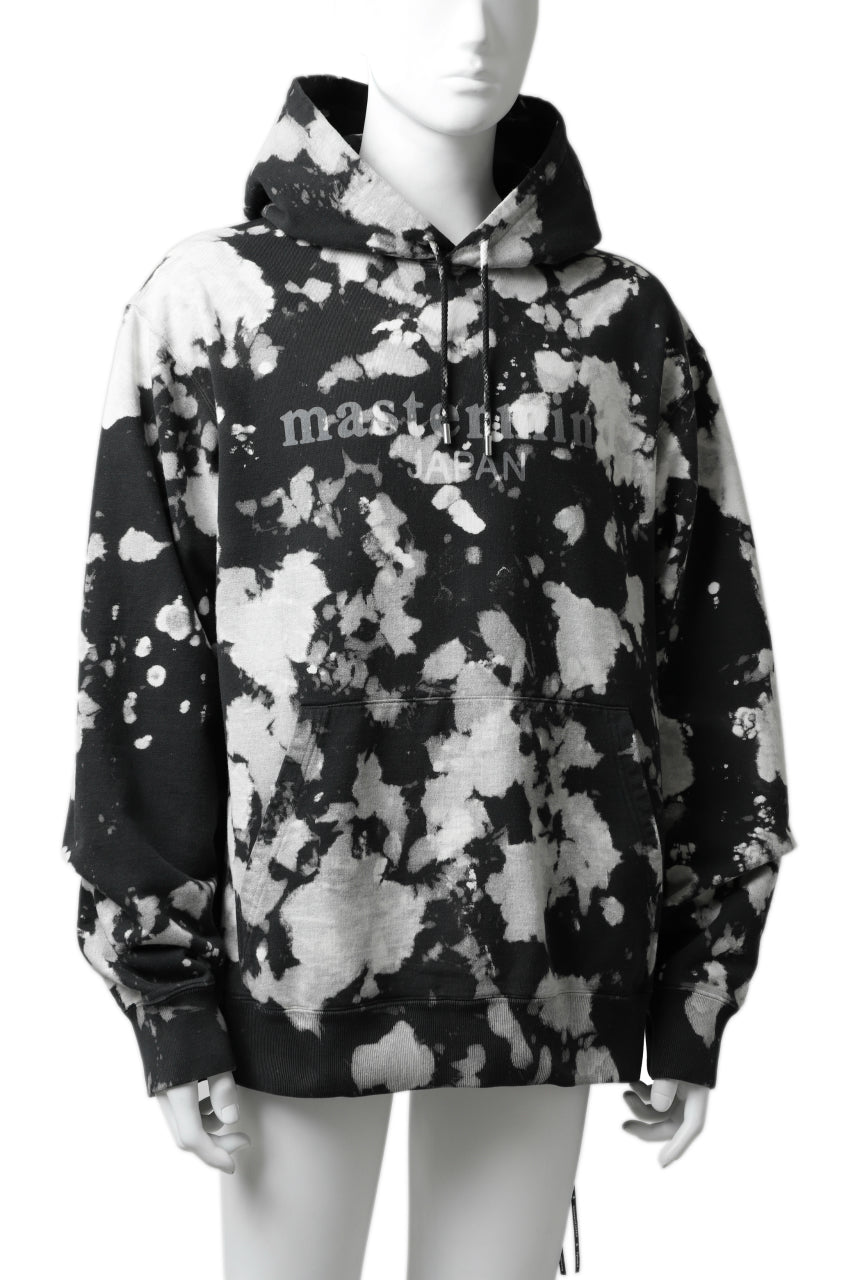 Load image into Gallery viewer, mastermind JAPAN SWEAT HOODIE / BLEACH & TIE DYE (BLACK x WHITE)
