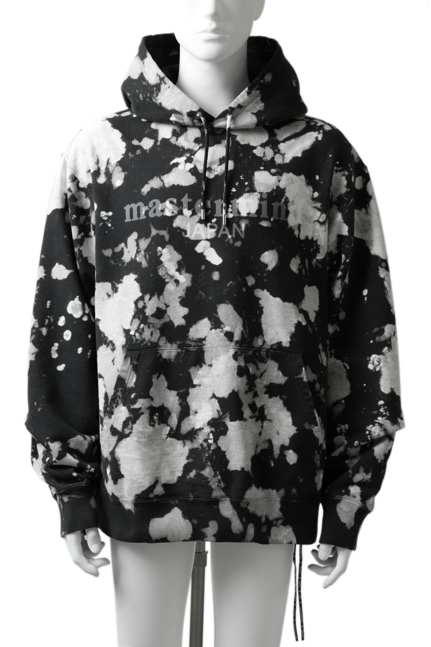 Load image into Gallery viewer, mastermind JAPAN SWEAT HOODIE / BLEACH & TIE DYE (BLACK x WHITE)