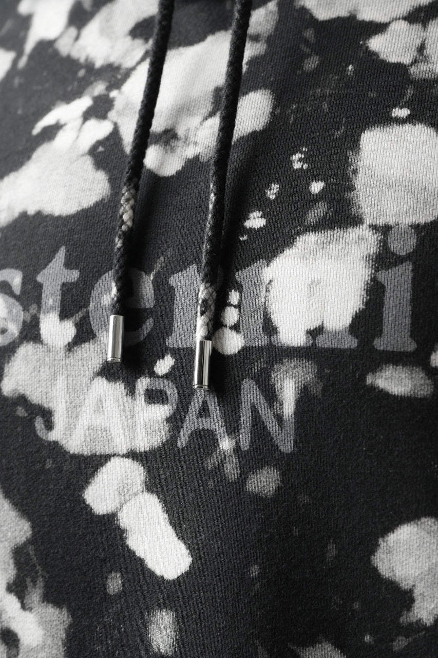 Load image into Gallery viewer, mastermind JAPAN SWEAT HOODIE / BLEACH & TIE DYE (BLACK x WHITE)