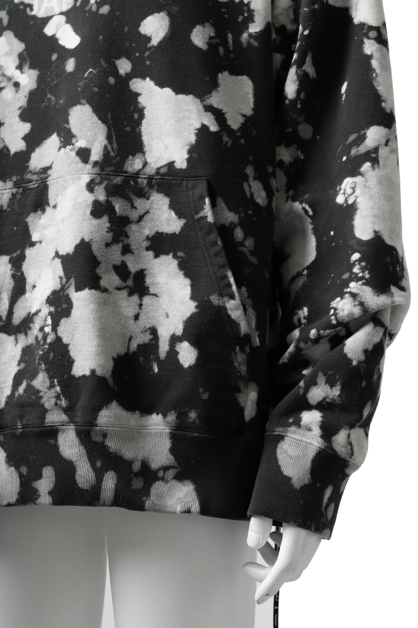 Load image into Gallery viewer, mastermind JAPAN SWEAT HOODIE / BLEACH & TIE DYE (BLACK x WHITE)