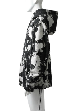 Load image into Gallery viewer, mastermind JAPAN SWEAT HOODIE / BLEACH & TIE DYE (BLACK x WHITE)