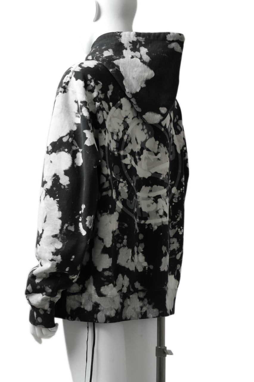 Load image into Gallery viewer, mastermind JAPAN SWEAT HOODIE / BLEACH & TIE DYE (BLACK x WHITE)