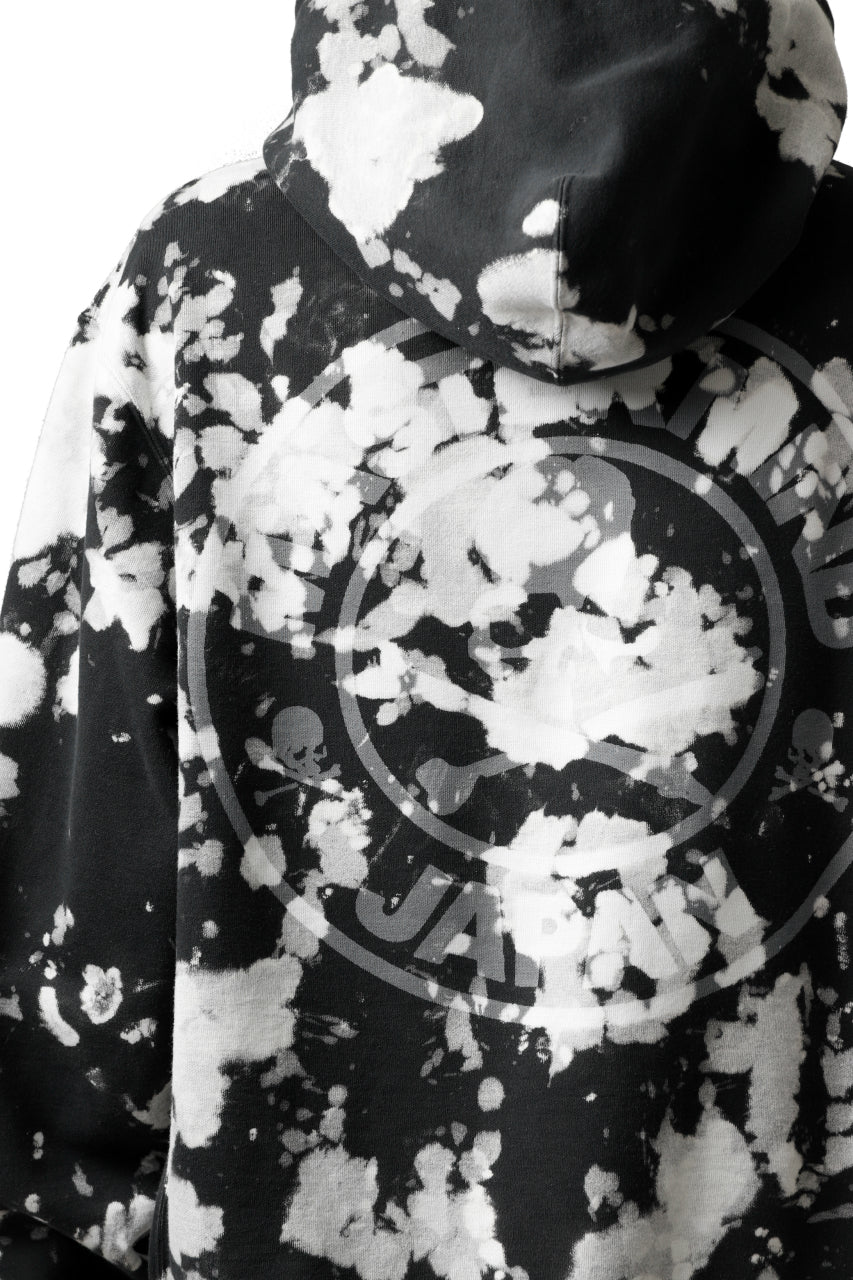 Load image into Gallery viewer, mastermind JAPAN SWEAT HOODIE / BLEACH & TIE DYE (BLACK x WHITE)