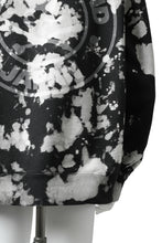 Load image into Gallery viewer, mastermind JAPAN SWEAT HOODIE / BLEACH & TIE DYE (BLACK x WHITE)