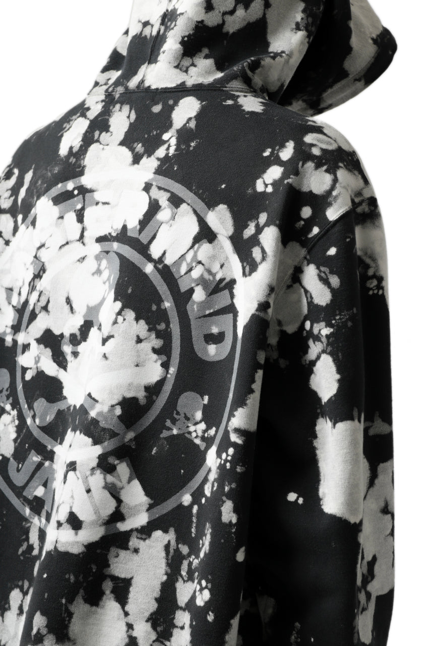 Load image into Gallery viewer, mastermind JAPAN SWEAT HOODIE / BLEACH & TIE DYE (BLACK x WHITE)