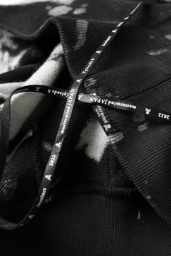 Load image into Gallery viewer, mastermind JAPAN SWEAT HOODIE / BLEACH & TIE DYE (BLACK x WHITE)