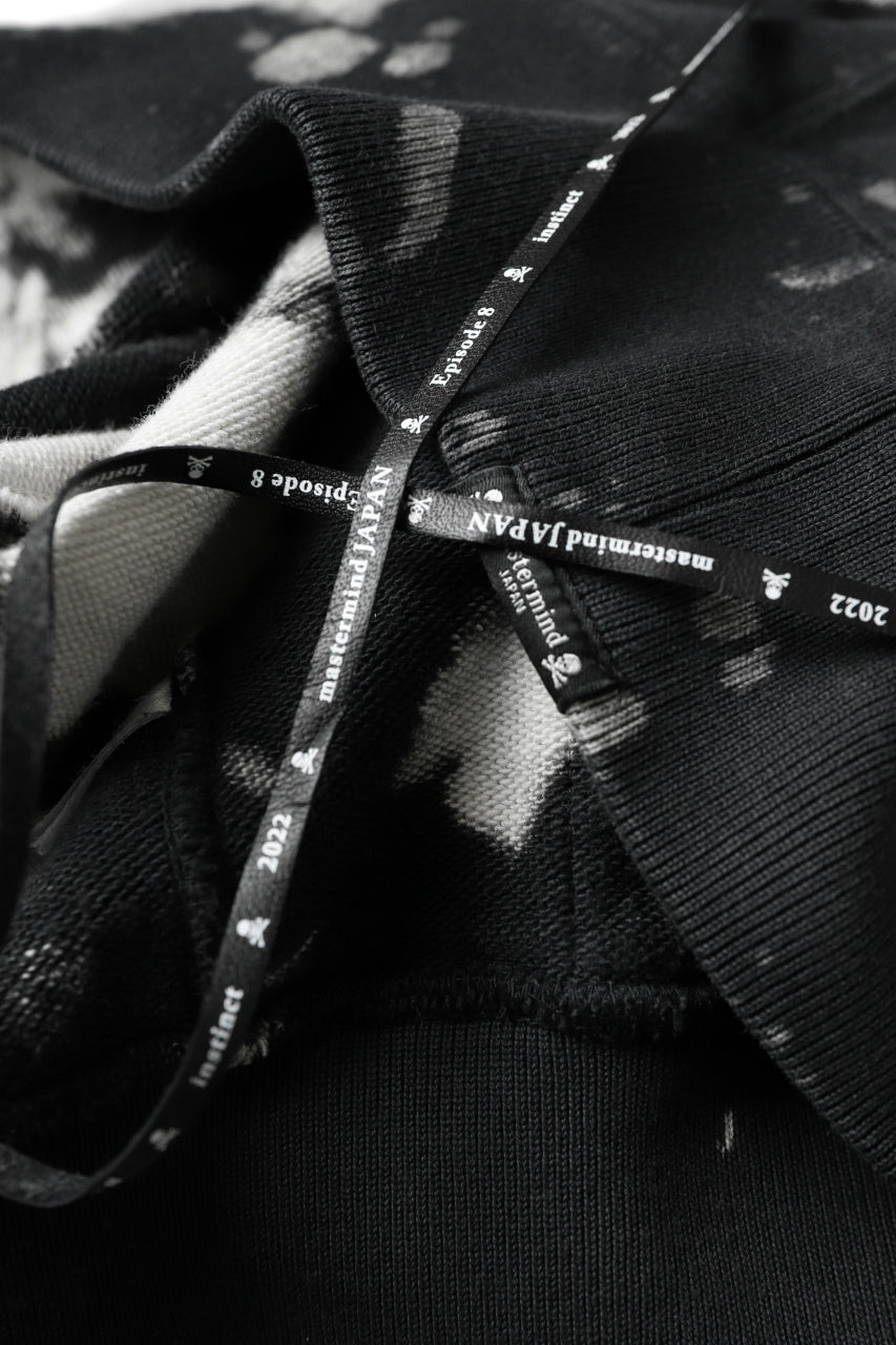 Load image into Gallery viewer, mastermind JAPAN SWEAT HOODIE / BLEACH & TIE DYE (BLACK x WHITE)