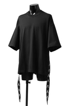 画像をギャラリービューアに読み込む, mastermind JAPAN TAPE DETAIL BOXYFIT T-SHIRT (BLACK)