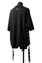 画像をギャラリービューアに読み込む, mastermind JAPAN TAPE DETAIL BOXYFIT T-SHIRT (BLACK)
