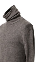 Load image into Gallery viewer, KLASICA SMOKE TURTLE NECK KNIT SWEATER / WEANER WOOL RIB (FAWN)