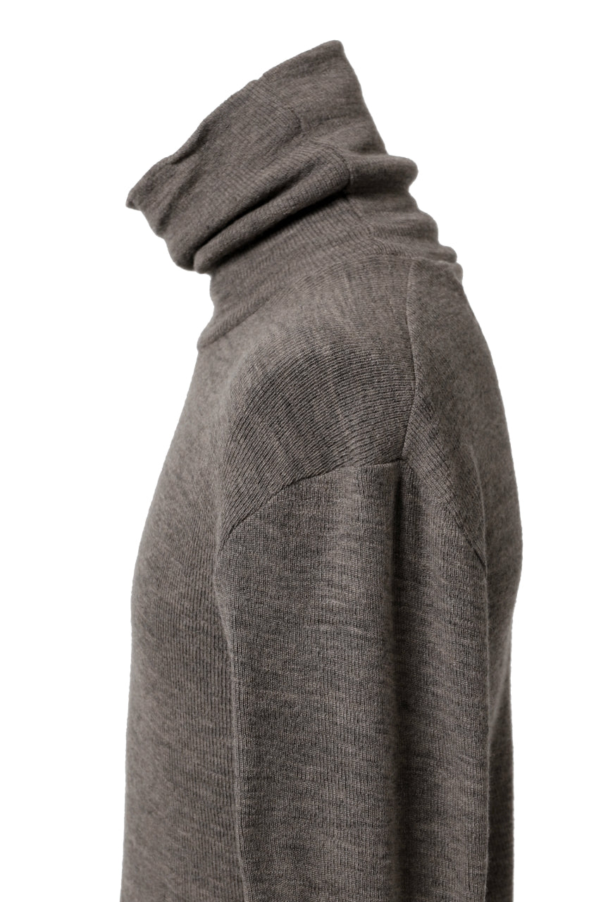 Load image into Gallery viewer, KLASICA SMOKE TURTLE NECK KNIT SWEATER / WEANER WOOL RIB (FAWN)