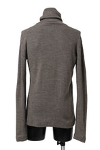 Load image into Gallery viewer, KLASICA SMOKE TURTLE NECK KNIT SWEATER / WEANER WOOL RIB (FAWN)