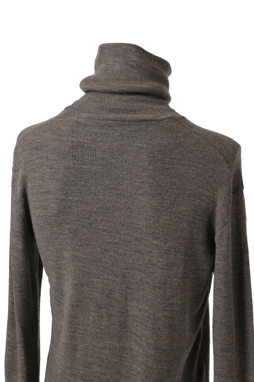 Load image into Gallery viewer, KLASICA SMOKE TURTLE NECK KNIT SWEATER / WEANER WOOL RIB (FAWN)