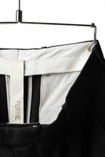 画像をギャラリービューアに読み込む, forme d'expression Tucked & Cuffed Trousers (Off Black)