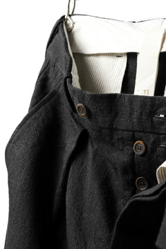 画像をギャラリービューアに読み込む, forme d'expression Tucked & Cuffed Trousers (Off Black)