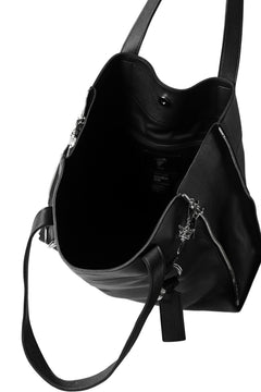 画像をギャラリービューアに読み込む, discord Yohji Yamamoto DEER SHRINK SKIN SIDE ZIPPED TOTE BAG (BLACK)