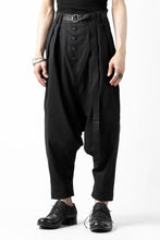画像をギャラリービューアに読み込む, SOSNOVSKA exclusive NARROW CLOWN PANTS / SCRATCHED SILK (BLACK)