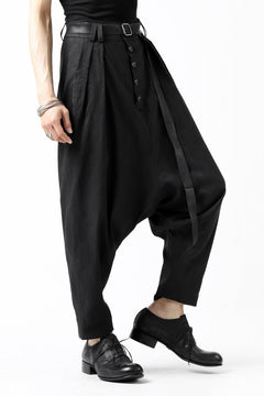 画像をギャラリービューアに読み込む, SOSNOVSKA exclusive NARROW CLOWN PANTS / SCRATCHED SILK (BLACK)