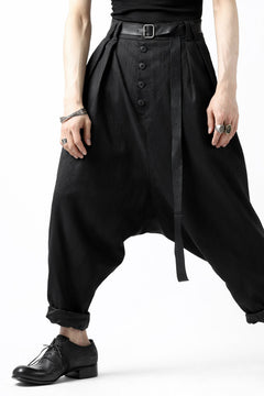 画像をギャラリービューアに読み込む, SOSNOVSKA exclusive NARROW CLOWN PANTS / SCRATCHED SILK (BLACK)