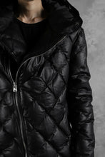 画像をギャラリービューアに読み込む, ISAMU KATAYAMA BACKLASH HOODED DOWN JACKET / KANGAROO + POLISH WHITE GOOSE (BLACK)