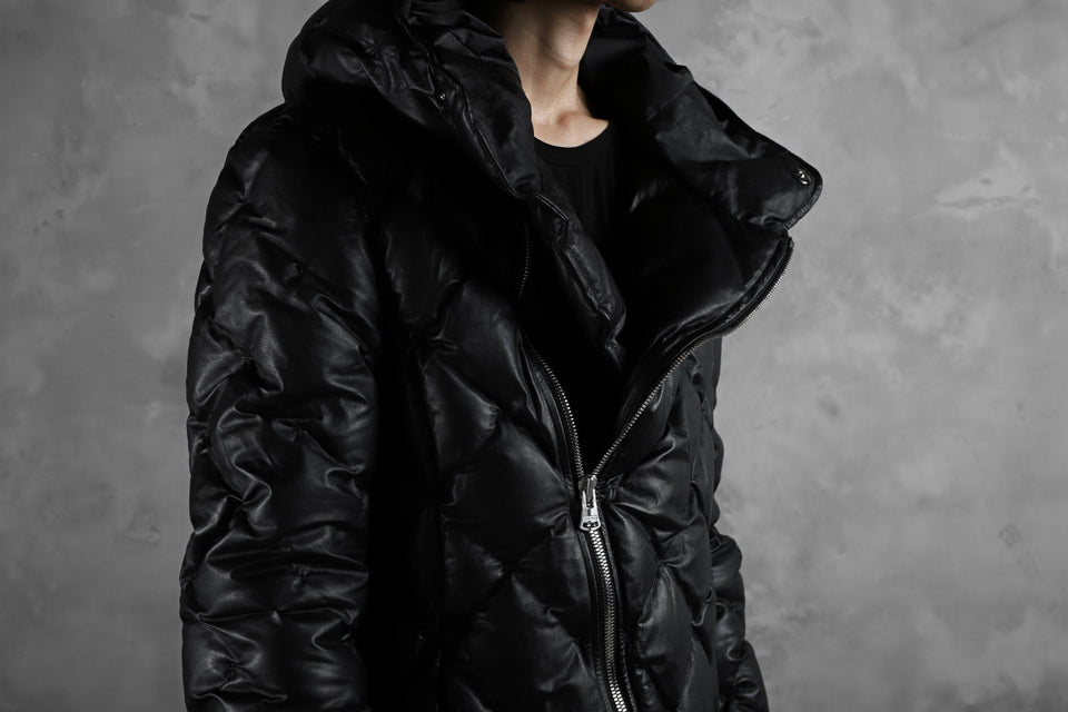 画像をギャラリービューアに読み込む, ISAMU KATAYAMA BACKLASH HOODED DOWN JACKET / KANGAROO + POLISH WHITE GOOSE (BLACK)