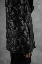 画像をギャラリービューアに読み込む, ISAMU KATAYAMA BACKLASH HOODED DOWN JACKET / KANGAROO + POLISH WHITE GOOSE (BLACK)