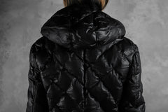 画像をギャラリービューアに読み込む, ISAMU KATAYAMA BACKLASH HOODED DOWN JACKET / KANGAROO + POLISH WHITE GOOSE (BLACK)