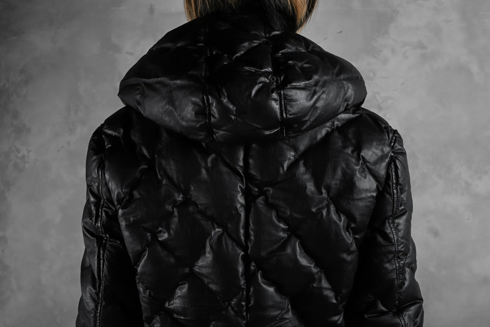 画像をギャラリービューアに読み込む, ISAMU KATAYAMA BACKLASH HOODED DOWN JACKET / KANGAROO + POLISH WHITE GOOSE (BLACK)