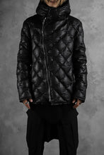 画像をギャラリービューアに読み込む, ISAMU KATAYAMA BACKLASH HOODED DOWN JACKET / KANGAROO + POLISH WHITE GOOSE (BLACK)