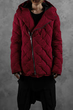 画像をギャラリービューアに読み込む, ISAMU KATAYAMA BACKLASH HOODED DOWN JACKET / KANGAROO REVERSE + POLISH WHITE GOOSE (RED)