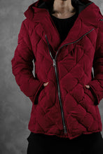 画像をギャラリービューアに読み込む, ISAMU KATAYAMA BACKLASH HOODED DOWN JACKET / KANGAROO REVERSE + POLISH WHITE GOOSE (RED)
