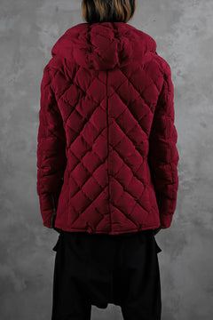 画像をギャラリービューアに読み込む, ISAMU KATAYAMA BACKLASH HOODED DOWN JACKET / KANGAROO REVERSE + POLISH WHITE GOOSE (RED)