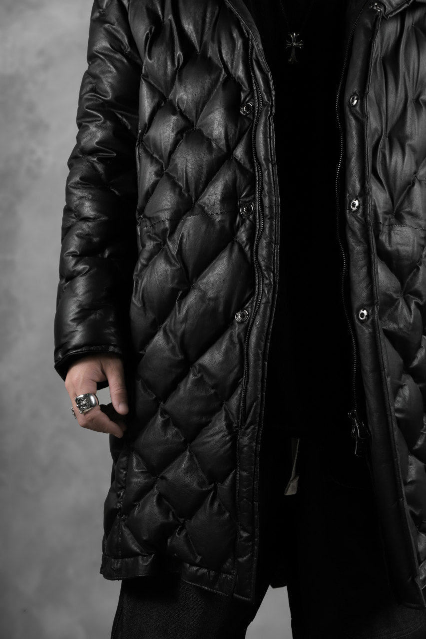 画像をギャラリービューアに読み込む, ISAMU KATAYAMA BACKLASH HOODED DOWN COAT / KANGAROO + POLISH WHITE GOOSE (BLACK)