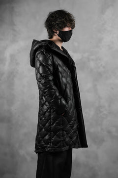 画像をギャラリービューアに読み込む, ISAMU KATAYAMA BACKLASH HOODED DOWN COAT / KANGAROO + POLISH WHITE GOOSE (BLACK)