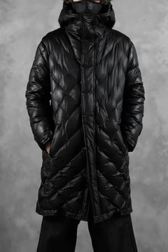 画像をギャラリービューアに読み込む, ISAMU KATAYAMA BACKLASH HOODED DOWN COAT / KANGAROO + POLISH WHITE GOOSE (BLACK)