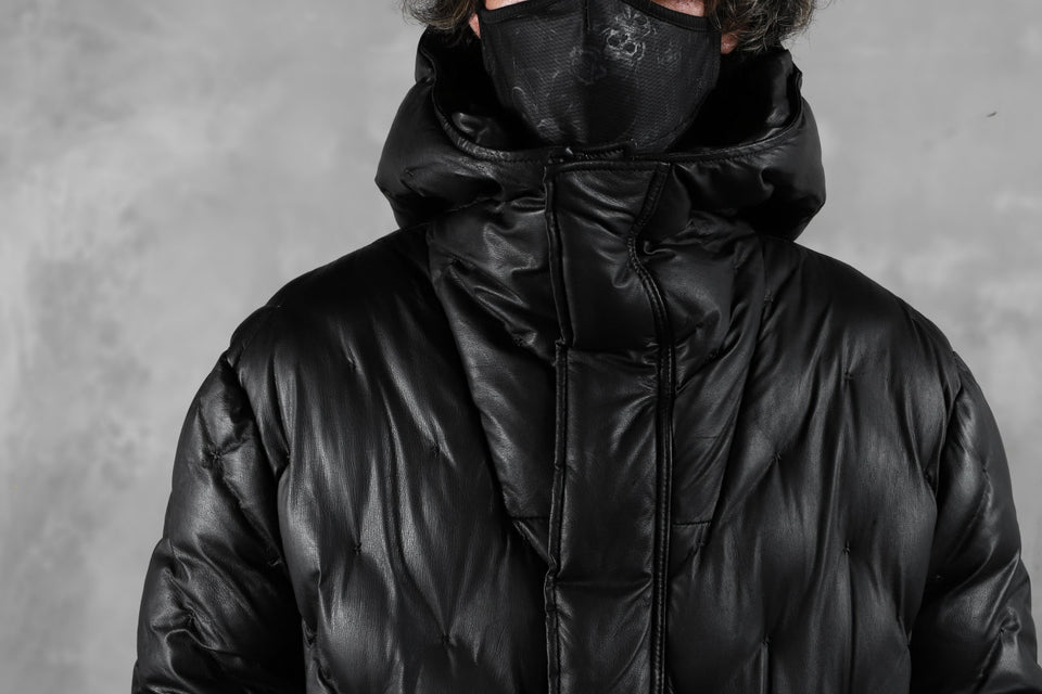 画像をギャラリービューアに読み込む, ISAMU KATAYAMA BACKLASH HOODED DOWN COAT / KANGAROO + POLISH WHITE GOOSE (BLACK)