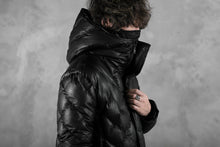 画像をギャラリービューアに読み込む, ISAMU KATAYAMA BACKLASH HOODED DOWN COAT / KANGAROO + POLISH WHITE GOOSE (BLACK)