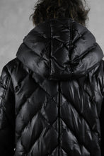 画像をギャラリービューアに読み込む, ISAMU KATAYAMA BACKLASH HOODED DOWN COAT / KANGAROO + POLISH WHITE GOOSE (BLACK)