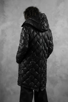 画像をギャラリービューアに読み込む, ISAMU KATAYAMA BACKLASH HOODED DOWN COAT / KANGAROO + POLISH WHITE GOOSE (BLACK)