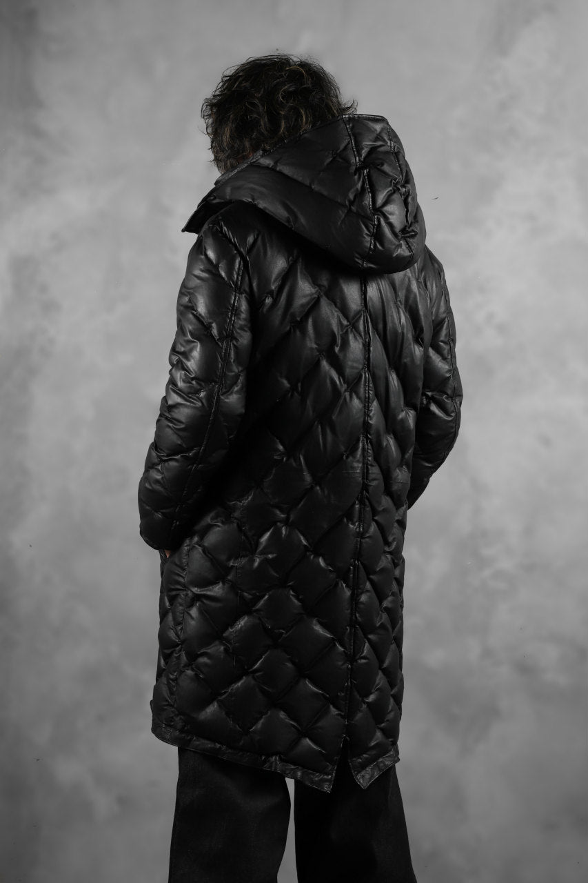 画像をギャラリービューアに読み込む, ISAMU KATAYAMA BACKLASH HOODED DOWN COAT / KANGAROO + POLISH WHITE GOOSE (BLACK)