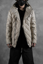 画像をギャラリービューアに読み込む, ISAMU KATAYAMA BACKLASH HOODED DOWN JACKET / WAXY KANGAROO + POLISH WHITE GOOSE (WHITE)