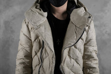 画像をギャラリービューアに読み込む, ISAMU KATAYAMA BACKLASH HOODED DOWN JACKET / WAXY KANGAROO + POLISH WHITE GOOSE (WHITE)
