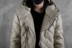 画像をギャラリービューアに読み込む, ISAMU KATAYAMA BACKLASH HOODED DOWN JACKET / WAXY KANGAROO + POLISH WHITE GOOSE (WHITE)