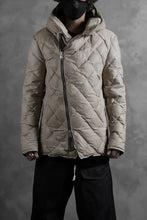 画像をギャラリービューアに読み込む, ISAMU KATAYAMA BACKLASH HOODED DOWN JACKET / WAXY KANGAROO + POLISH WHITE GOOSE (WHITE)