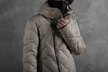 画像をギャラリービューアに読み込む, ISAMU KATAYAMA BACKLASH HOODED DOWN JACKET / WAXY KANGAROO + POLISH WHITE GOOSE (WHITE)