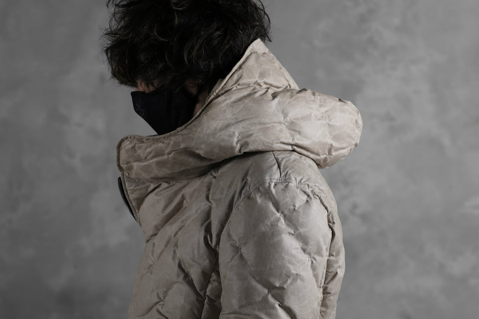 画像をギャラリービューアに読み込む, ISAMU KATAYAMA BACKLASH HOODED DOWN JACKET / WAXY KANGAROO + POLISH WHITE GOOSE (WHITE)