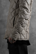 画像をギャラリービューアに読み込む, ISAMU KATAYAMA BACKLASH HOODED DOWN JACKET / WAXY KANGAROO + POLISH WHITE GOOSE (WHITE)