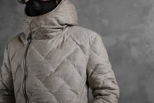 画像をギャラリービューアに読み込む, ISAMU KATAYAMA BACKLASH HOODED DOWN JACKET / WAXY KANGAROO + POLISH WHITE GOOSE (WHITE)