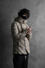 画像をギャラリービューアに読み込む, ISAMU KATAYAMA BACKLASH HOODED DOWN JACKET / WAXY KANGAROO + POLISH WHITE GOOSE (WHITE)